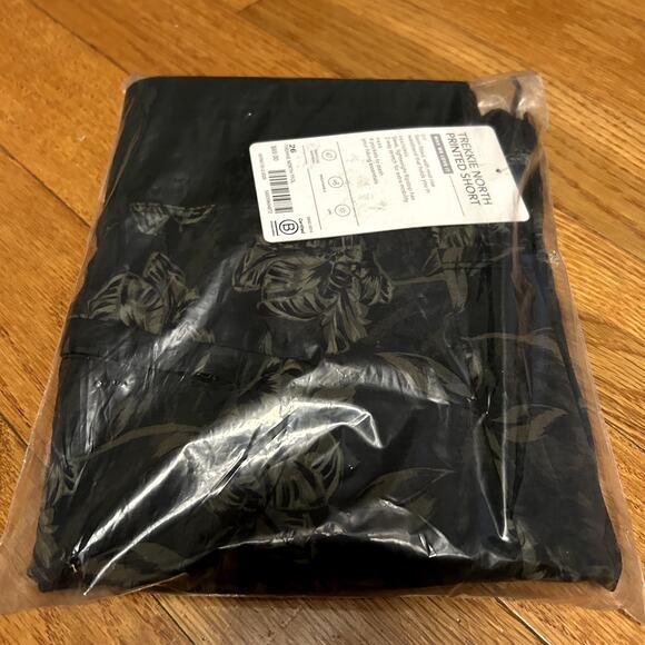 Athleta Trekkie North Short Womens PLUS Size 26 Firma Olive Green Black NWT - Picture 2 of 4